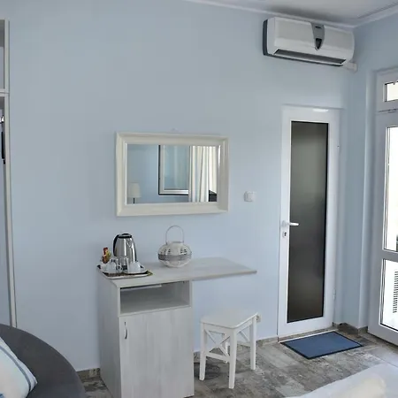 синя луна Guest house Lozenets